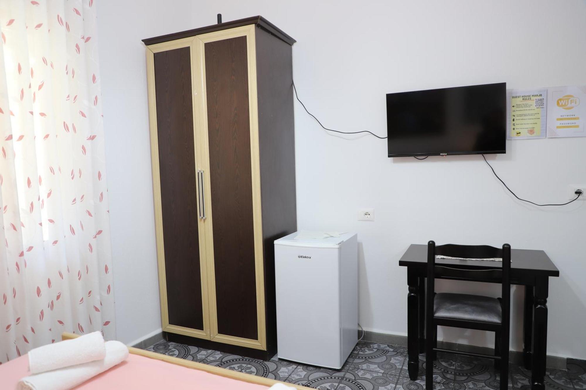 Guest House Marjo Берат Екстериор снимка