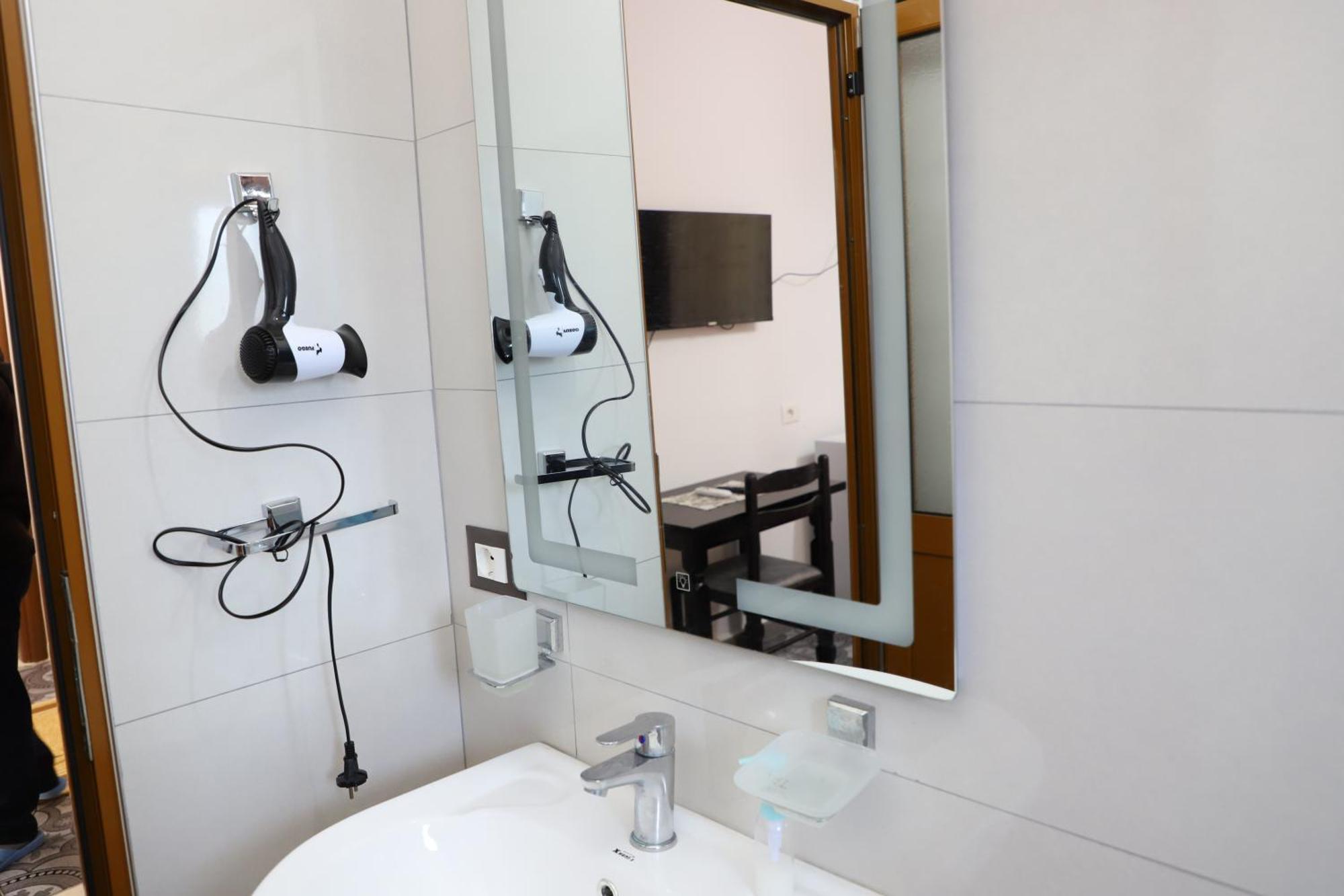 Guest House Marjo Берат Екстериор снимка