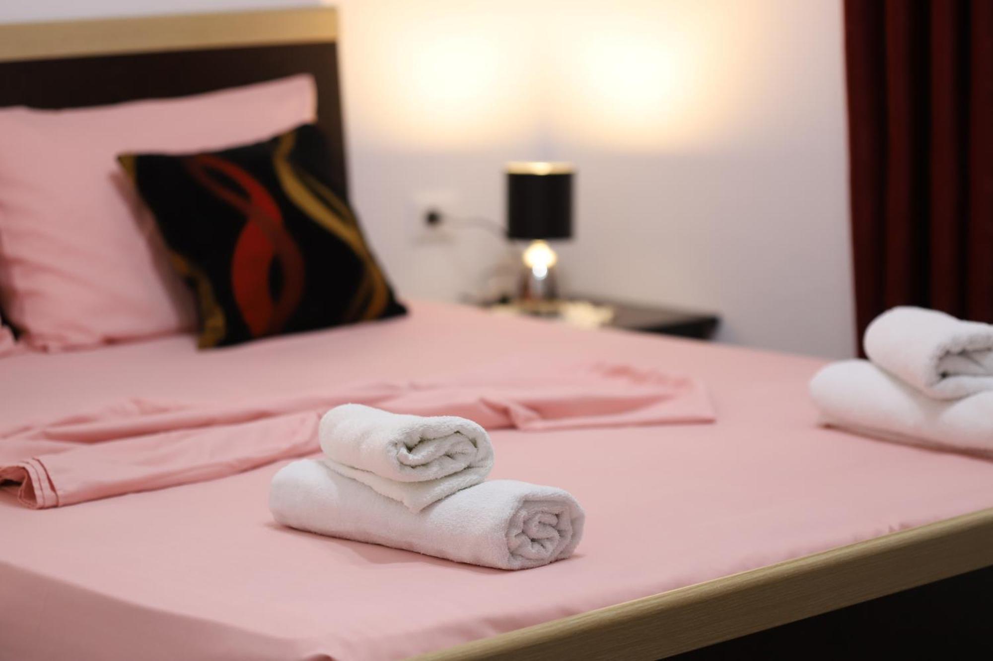 Guest House Marjo Берат Екстериор снимка
