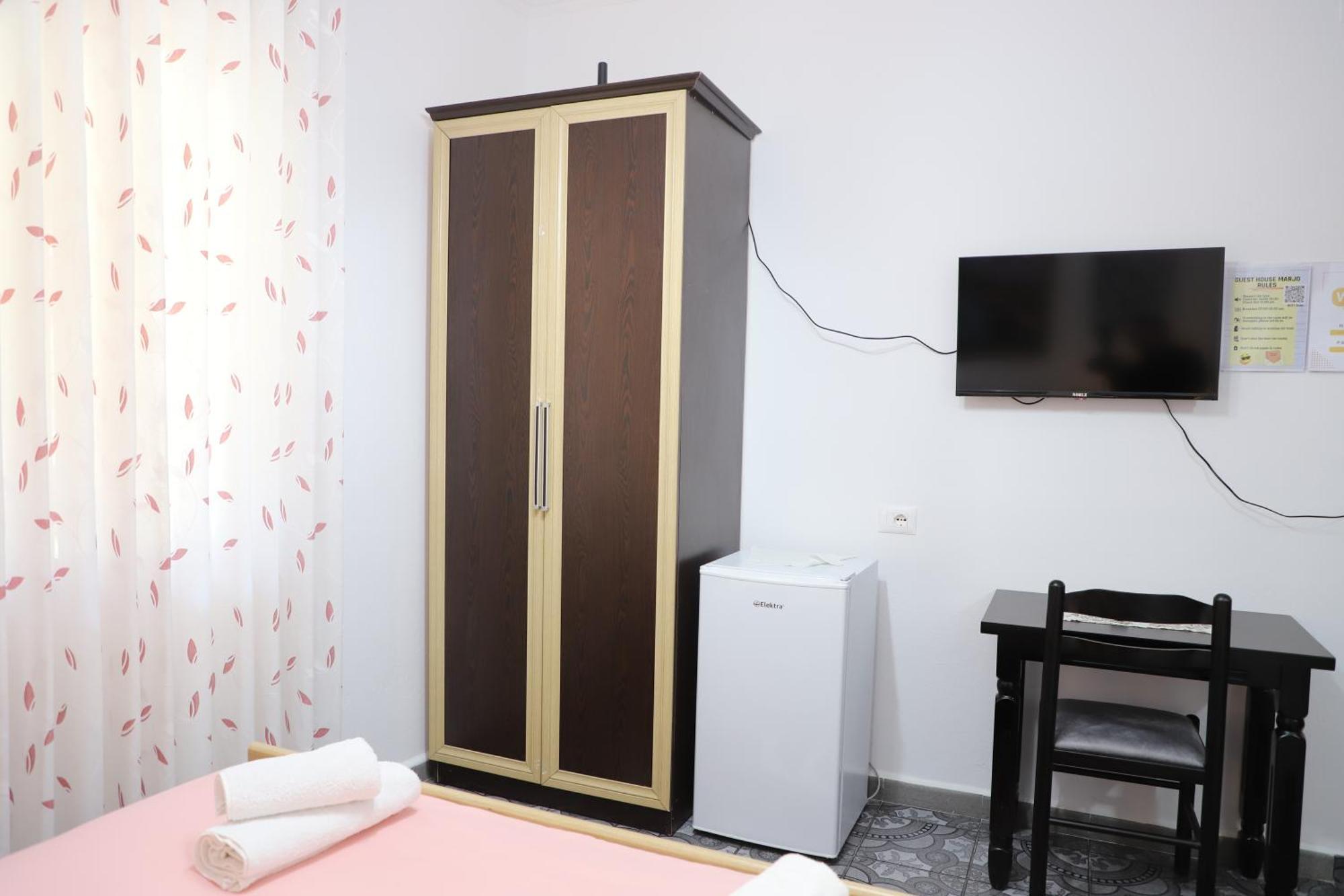 Guest House Marjo Берат Екстериор снимка