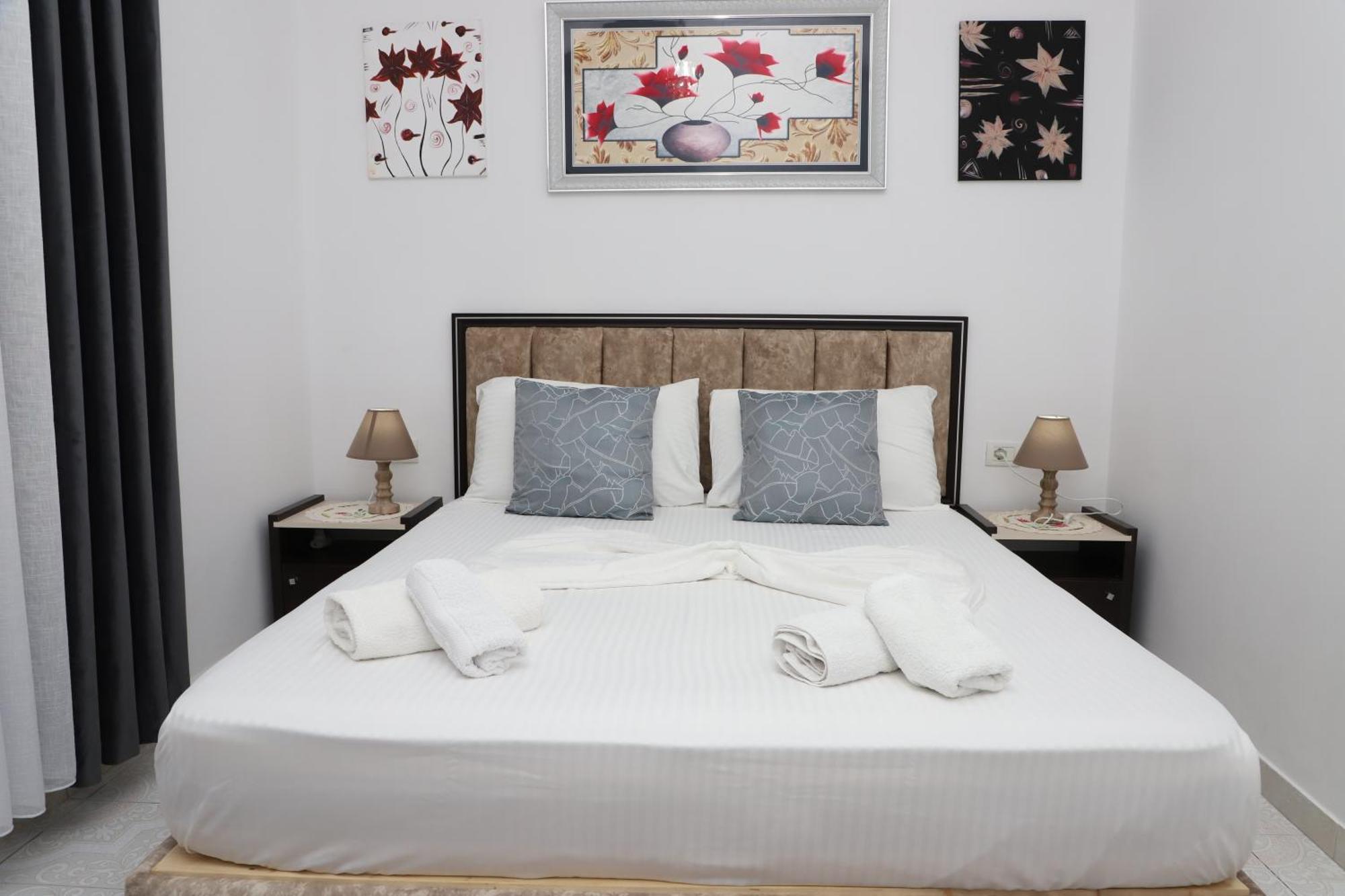 Guest House Marjo Берат Екстериор снимка
