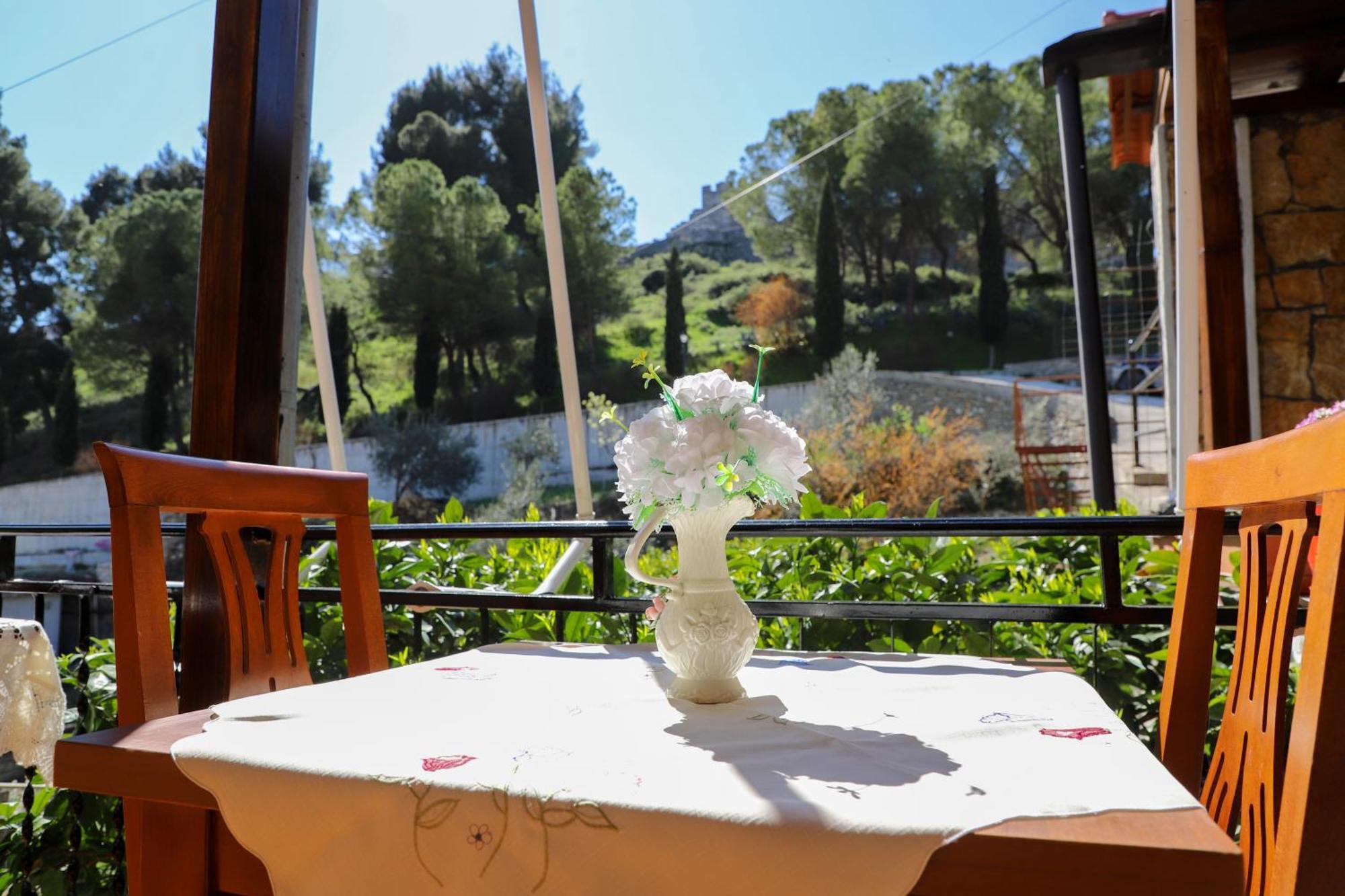 Guest House Marjo Берат Екстериор снимка