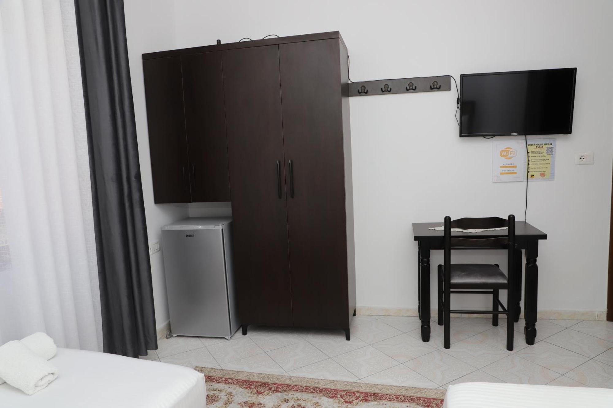 Guest House Marjo Берат Екстериор снимка
