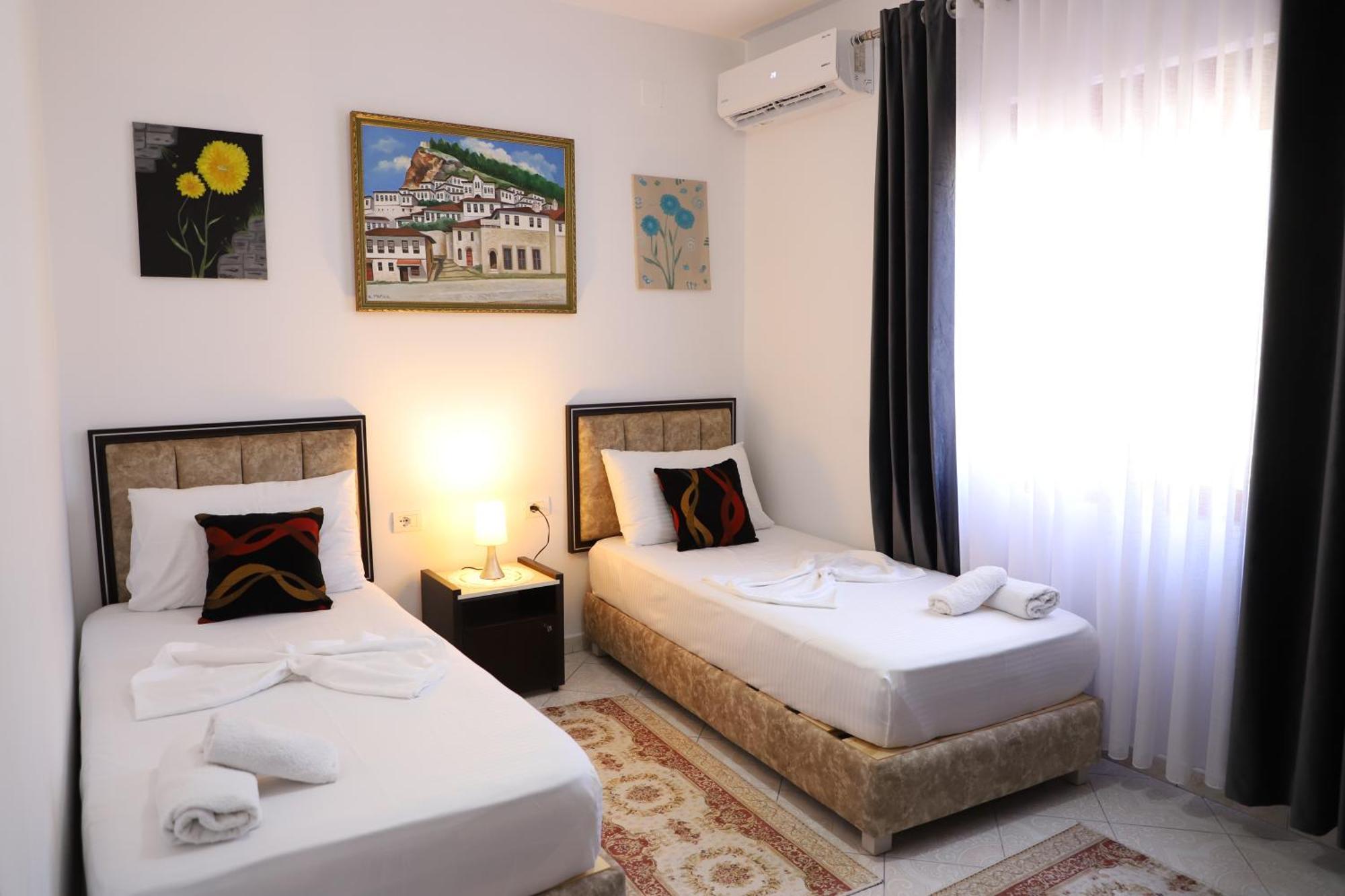 Guest House Marjo Берат Екстериор снимка