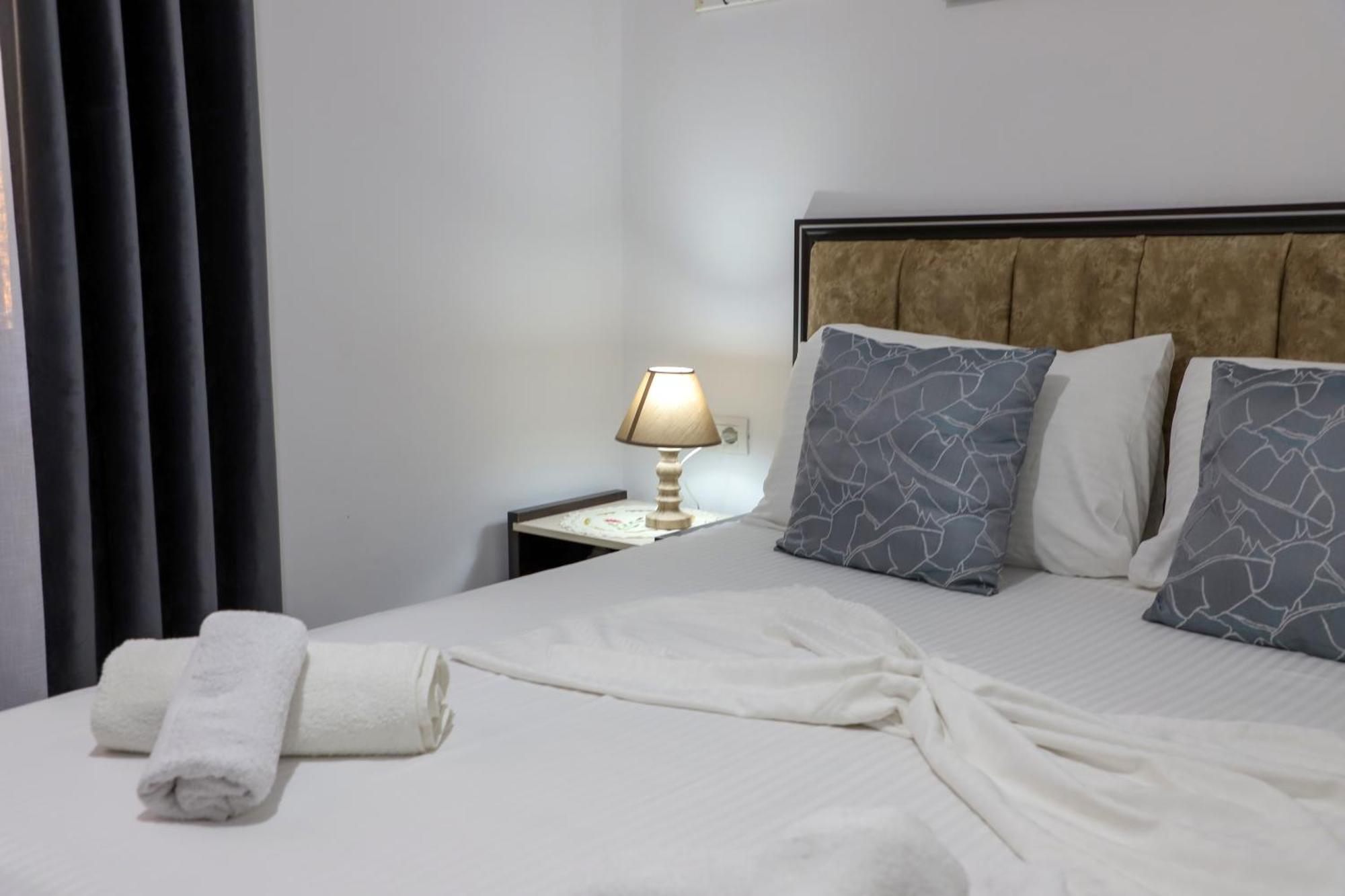 Guest House Marjo Берат Екстериор снимка