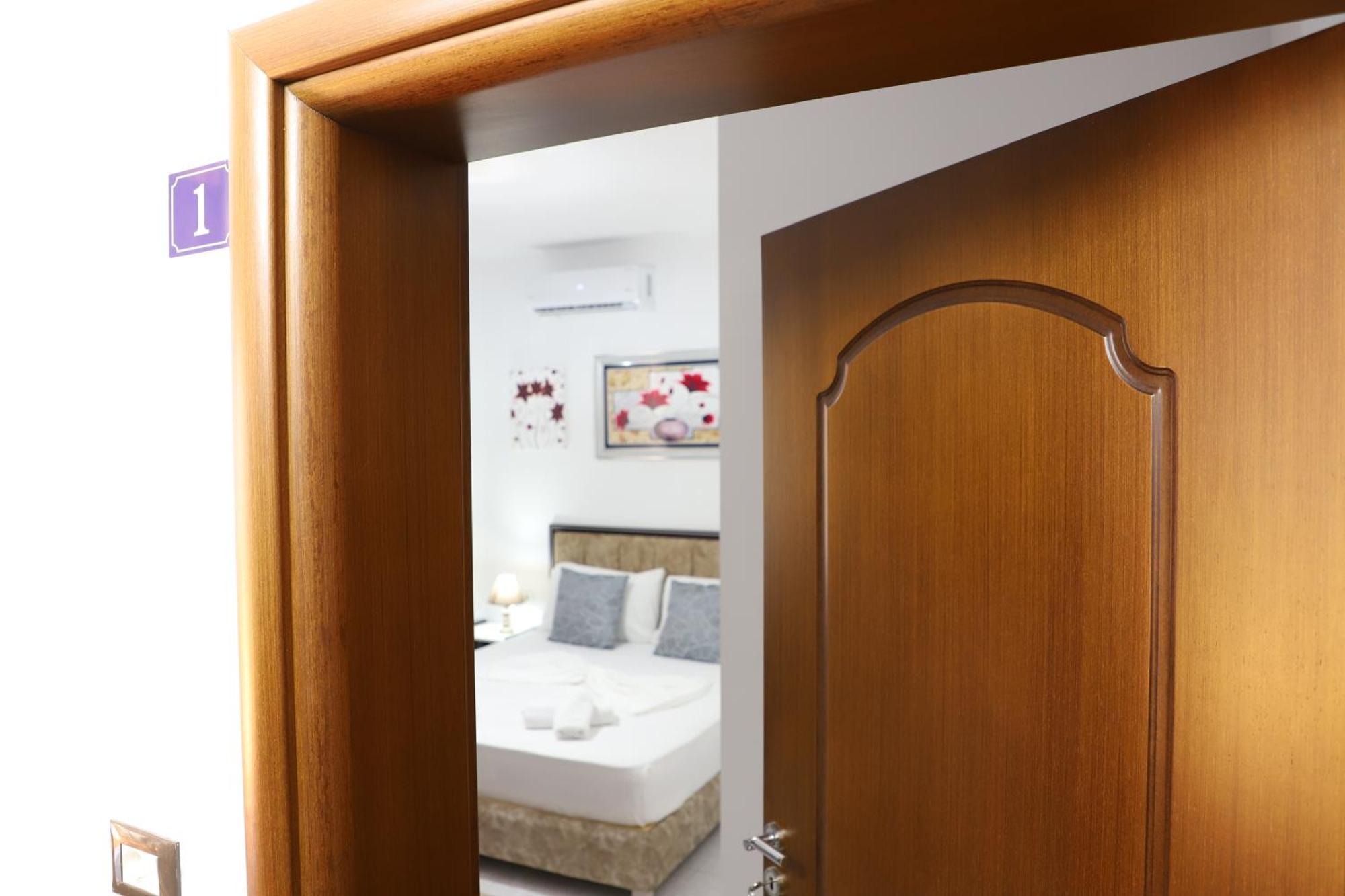 Guest House Marjo Берат Екстериор снимка
